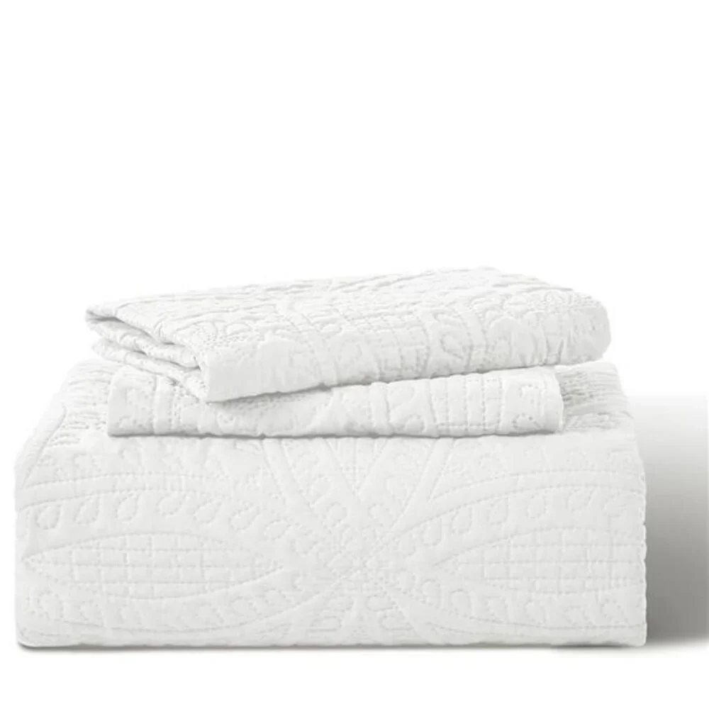 NEW West Elm White Embroidered Cal / King Boho Bedding Quilt Coverlet & Sham Set